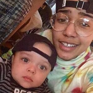 Meet your Posher, Chloe